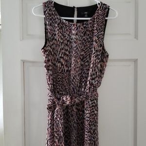 Dress sleeveless and fully lined